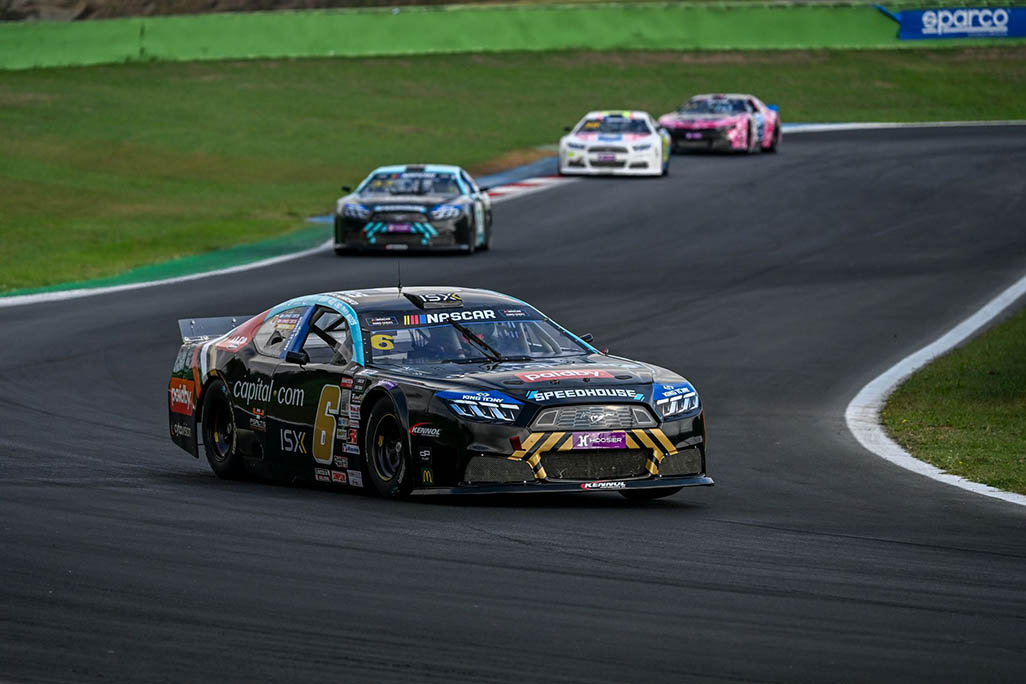 塞浦路斯赛车手Tziortzis晋级NASCAR欧洲锦标赛决赛 剑指总冠军 新闻配图